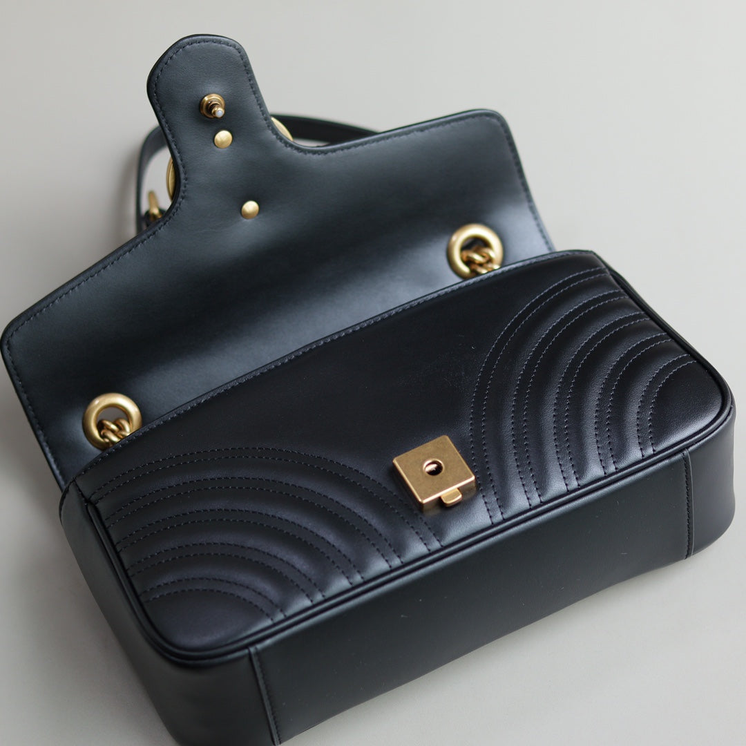 GG Marmont Matelassé Small Shoulder Bag – Classic Black