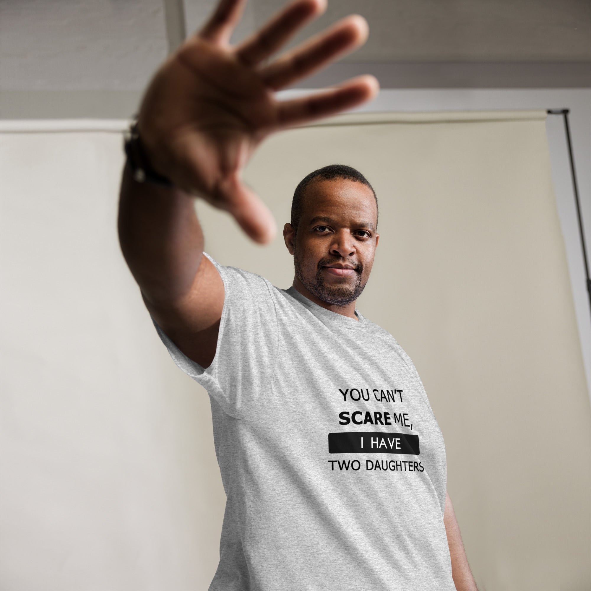 Men's classic tee - You cant scare me i have two daughters