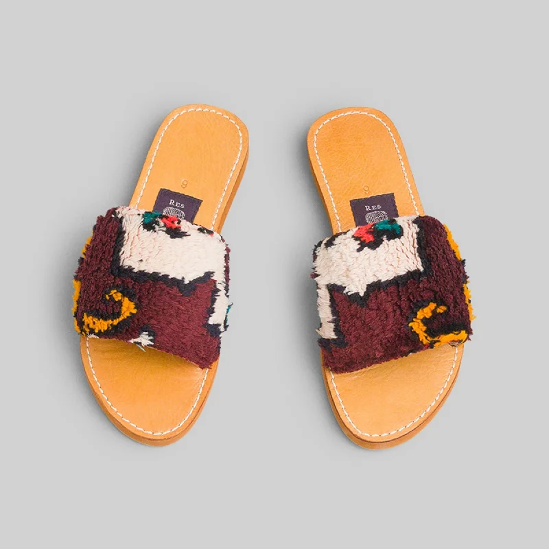 Dressing Tips Rug Sandal Size 6