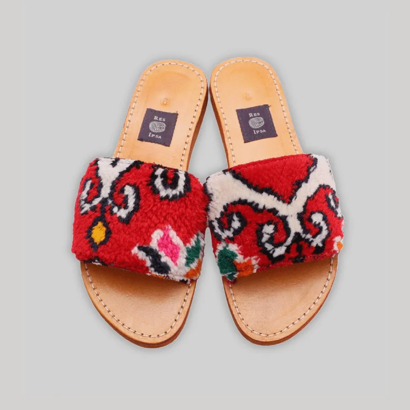 Minimal Classic Rug Sandal Size 9
