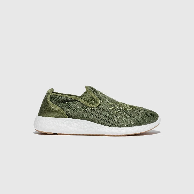 Exquisite Craftsmanship PURE SLIP-ON X HUMAN MADE