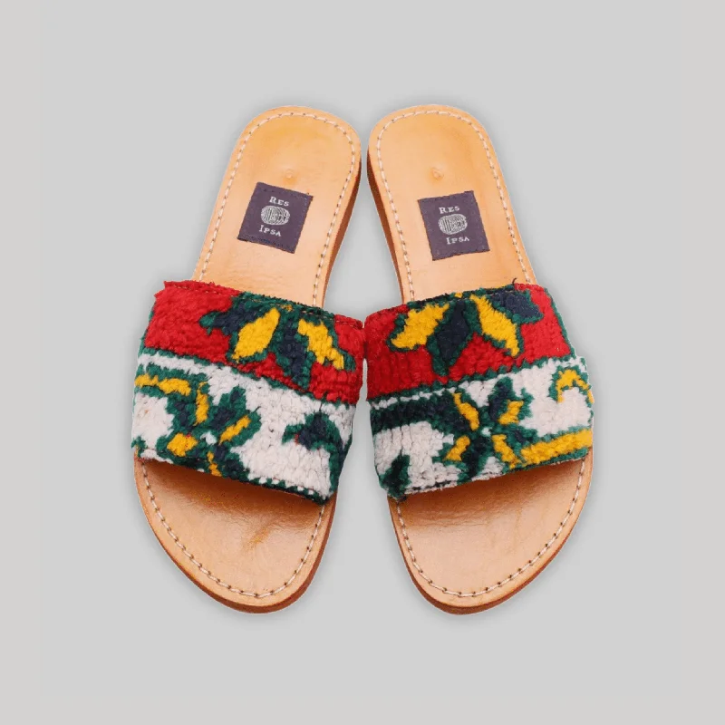 Fashionable In The Times Rug Sandal Size 9
