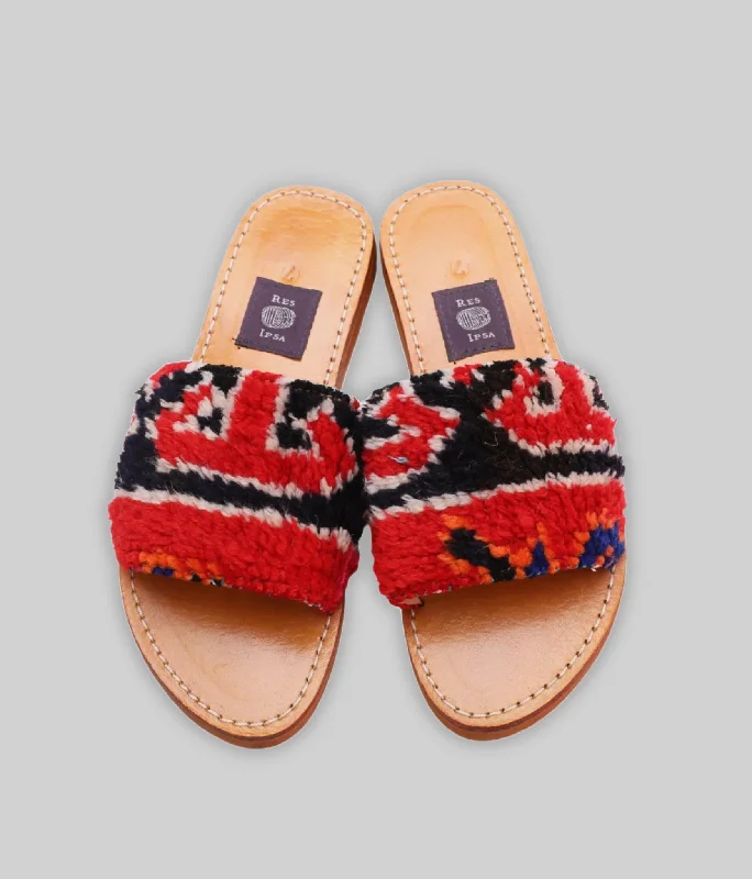 Sports Fashion Rug Sandal Size 7