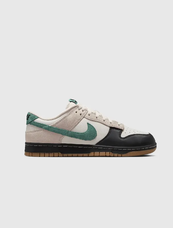End Of The Year DUNK LOW "BLACK TOE/BICOASTAL"