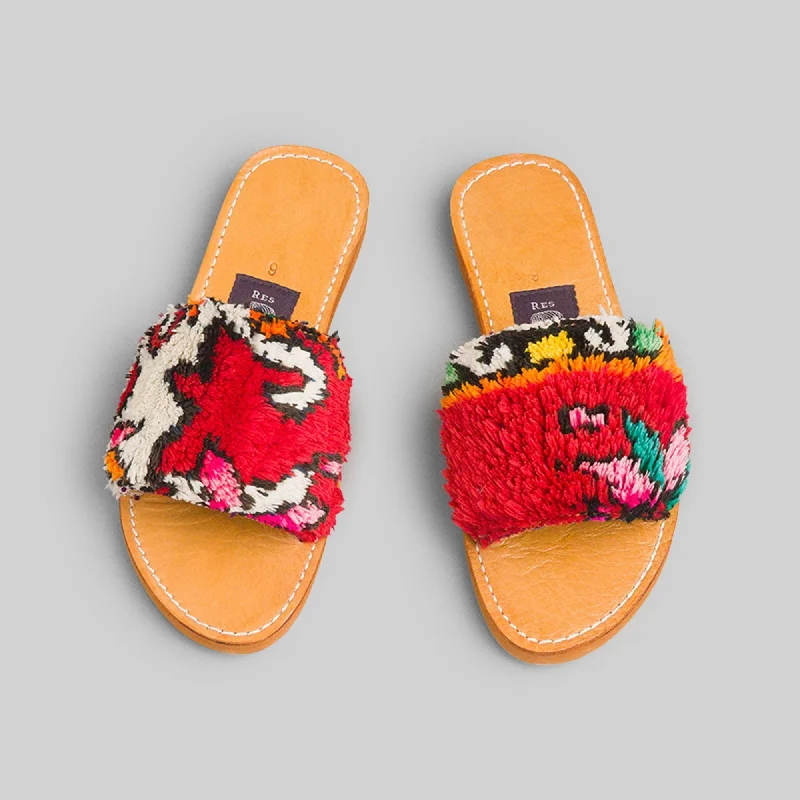 Practical Style Rug Sandal Size 6