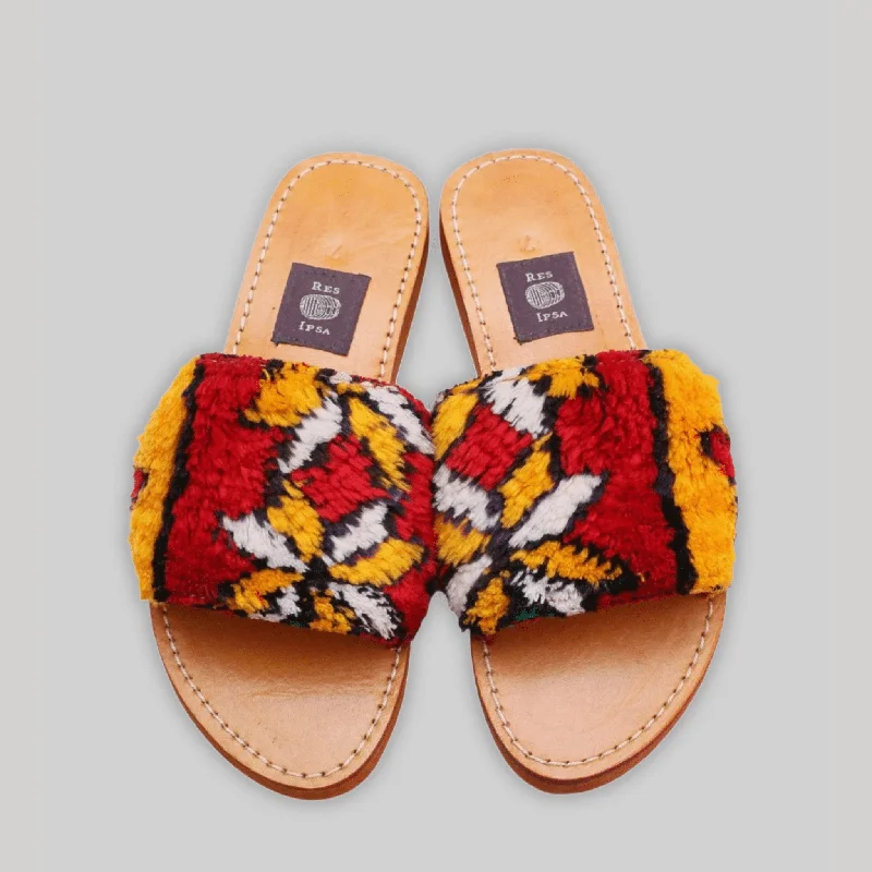 Classic Items Rug Sandal Size 7
