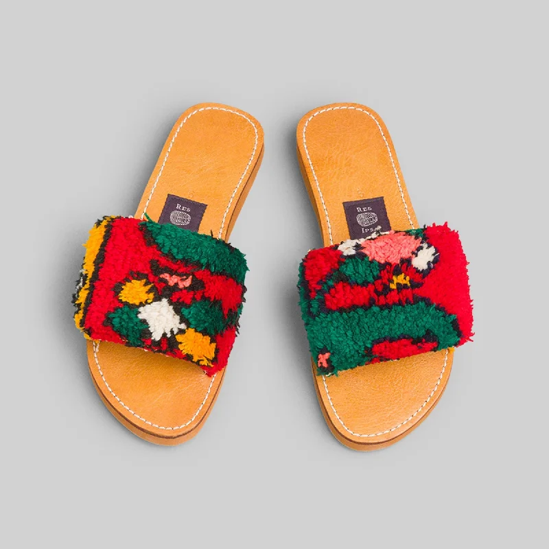 Refreshing Design Rug Sandal Size 6