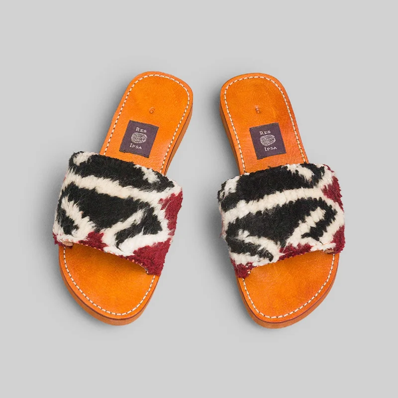Energy Wear Rug Sandal Size 6