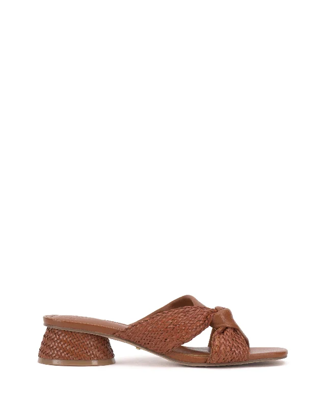 Sports Fashion Vince Camuto x Laura Beverlin Willow Sandal
