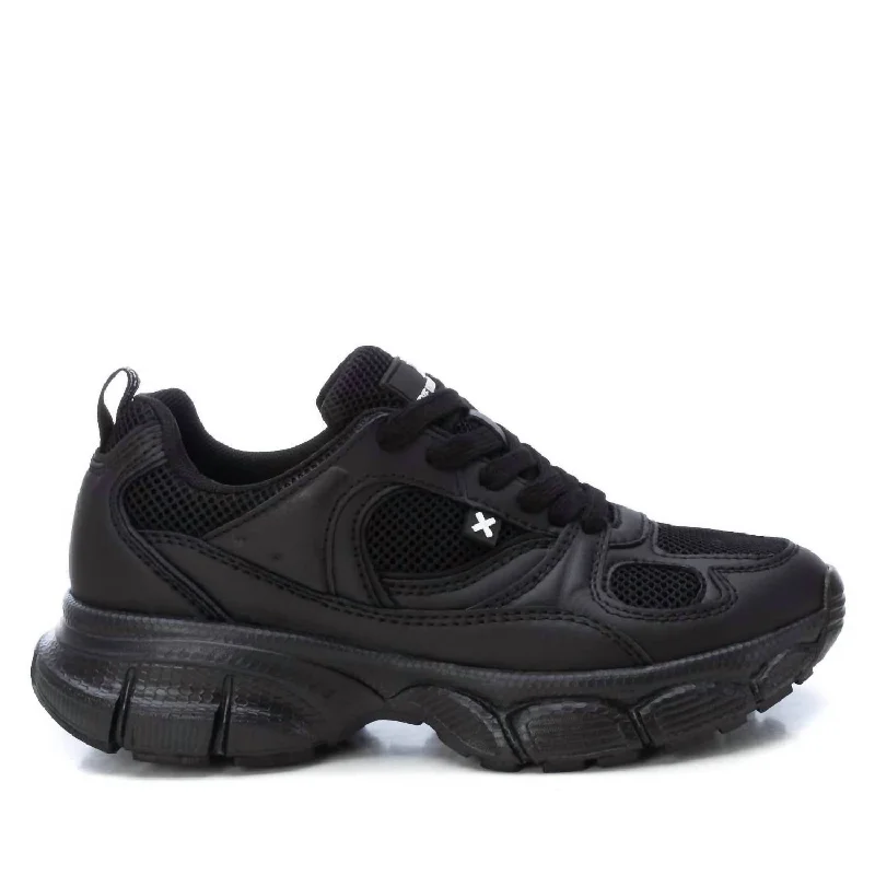 Trendy Items Women's Lace Closure Sneakers In Black