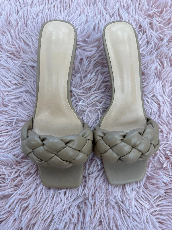 Floral Prints Shoes Heels Stiletto By Clothes Mentor  Size: 7.5