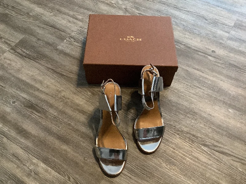 Luxury Classic Silver Shoes Heels Block Coach, Size 9.5