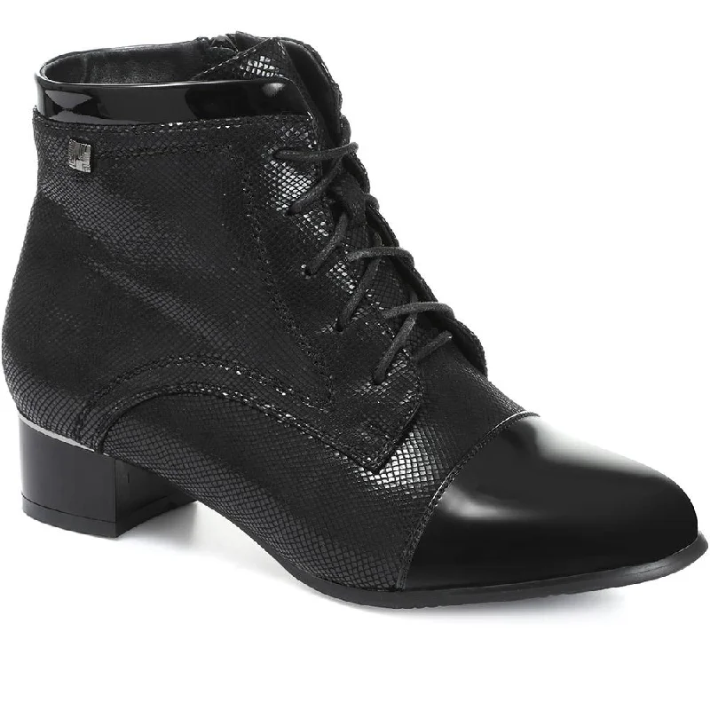 Fresh And Elegant Lace-Up Ankle Boots - WLIG28002 / 313 125