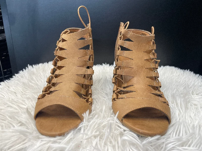 Youthful Style Brown Shoes Heels Block Dressbarn, Size 7.5