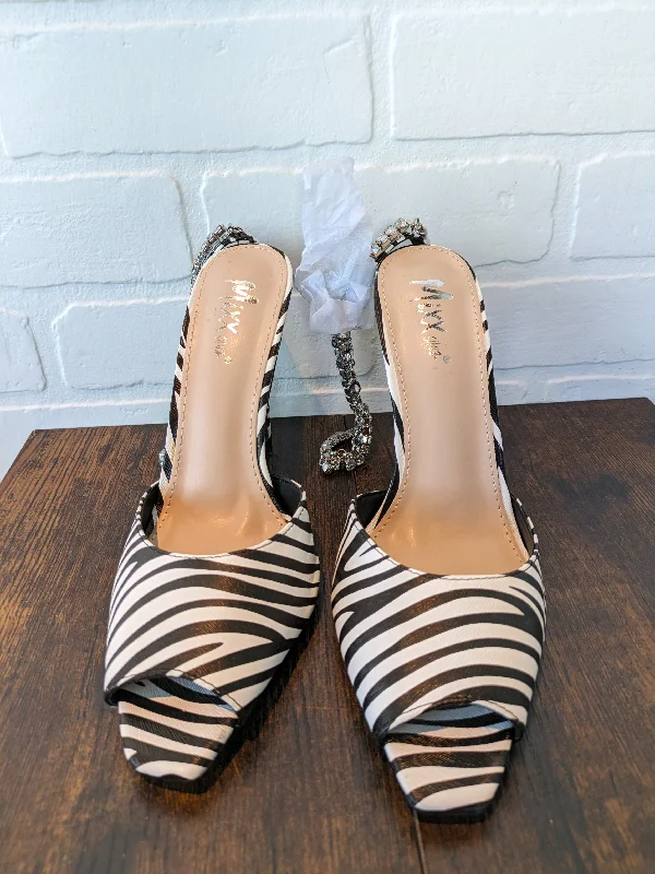 Free And Comfortable Black & White Shoes Heels Stiletto Cmc, Size 7.5