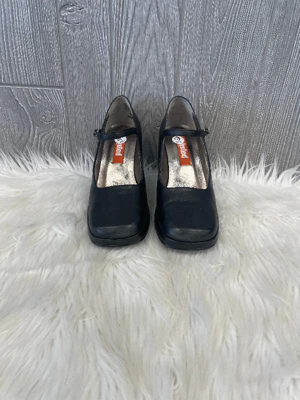 Sports Trend Black Shoes Heels Block Unlisted, Size 6