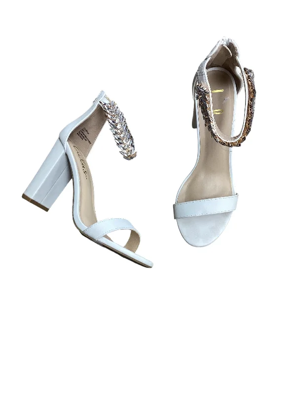 Unique Prints White Shoes Heels Block Lulus, Size 7