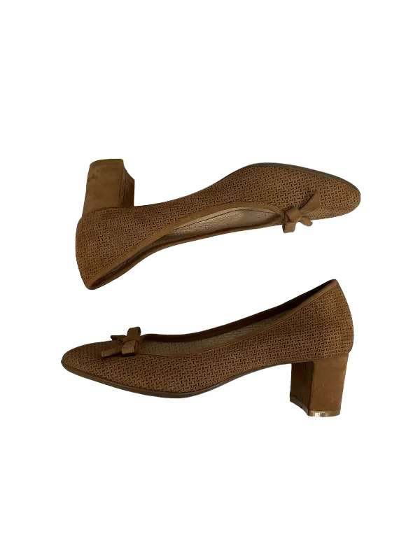 Personalized Series Tan Shoes Heels Block Clothes Mentor, Size 7.5