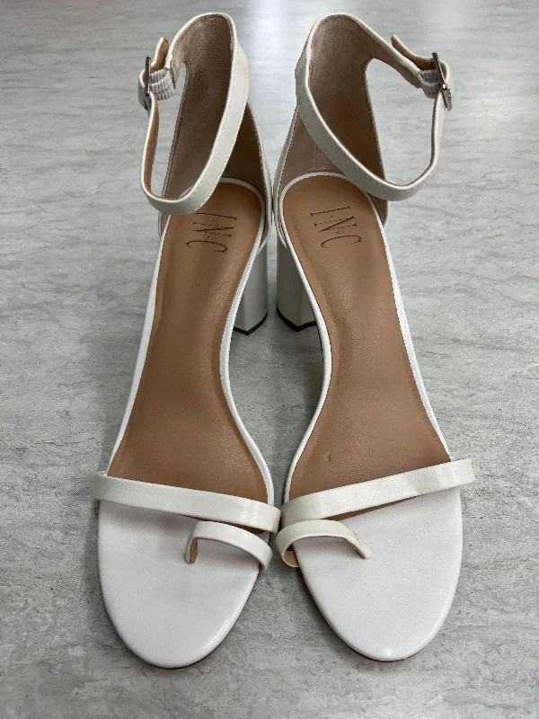 Sports Series White Shoes Heels Block Inc, Size 9.5