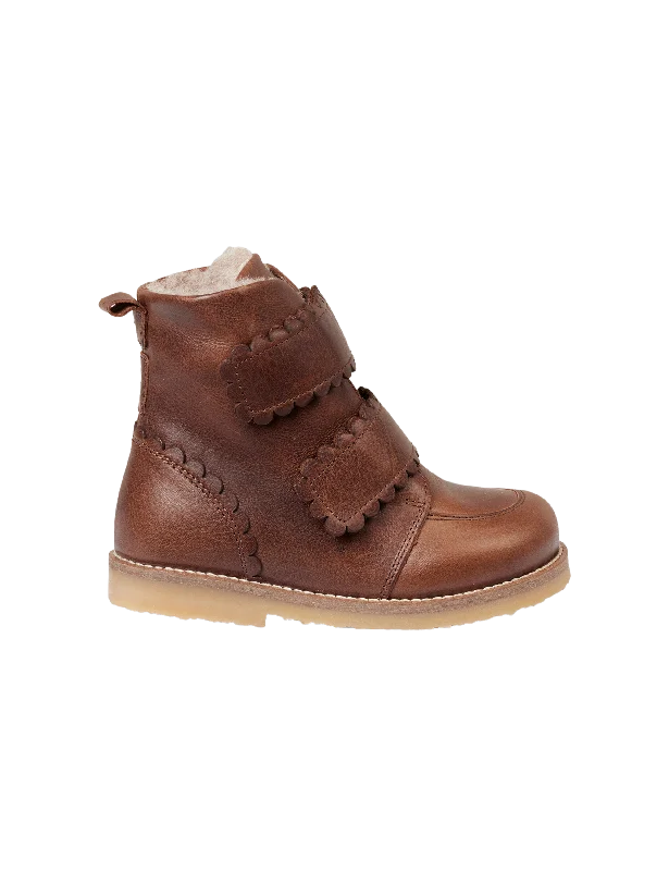 Elegant Wear Scallop Winter Boot - Hazelnut