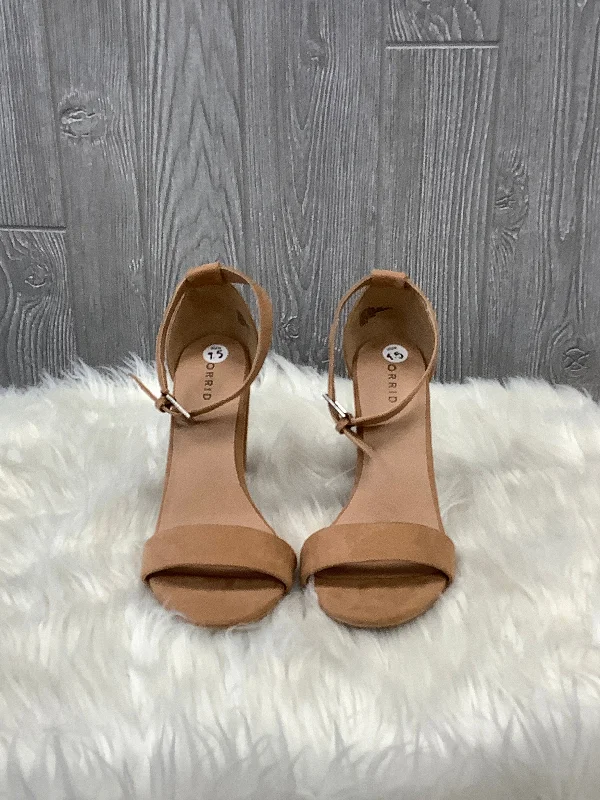 Fashionable In The Times Tan Shoes Heels Block Torrid, Size 9.5
