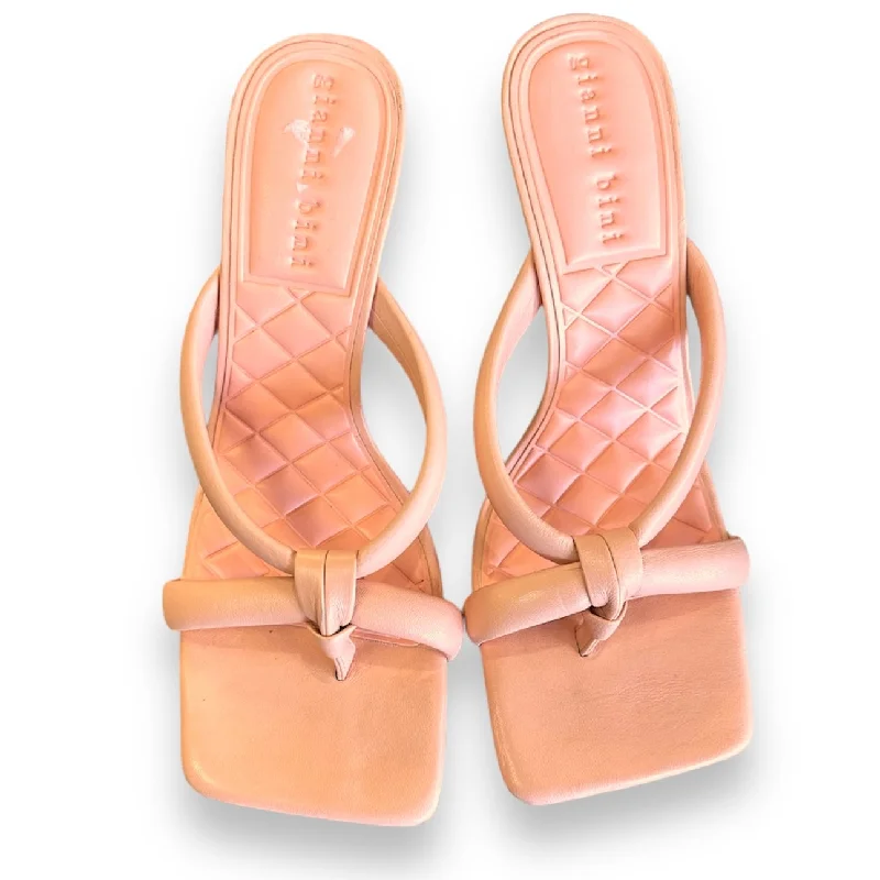 Basic Version Peach Shoes Heels Stiletto Gianni Bini, Size 8
