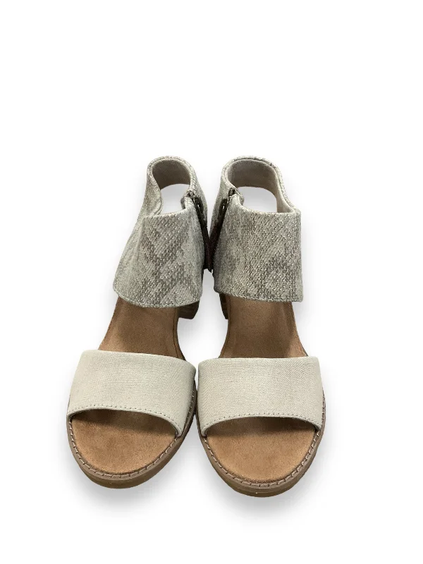 European Plan Tan Shoes Heels Block Toms, Size 5.5