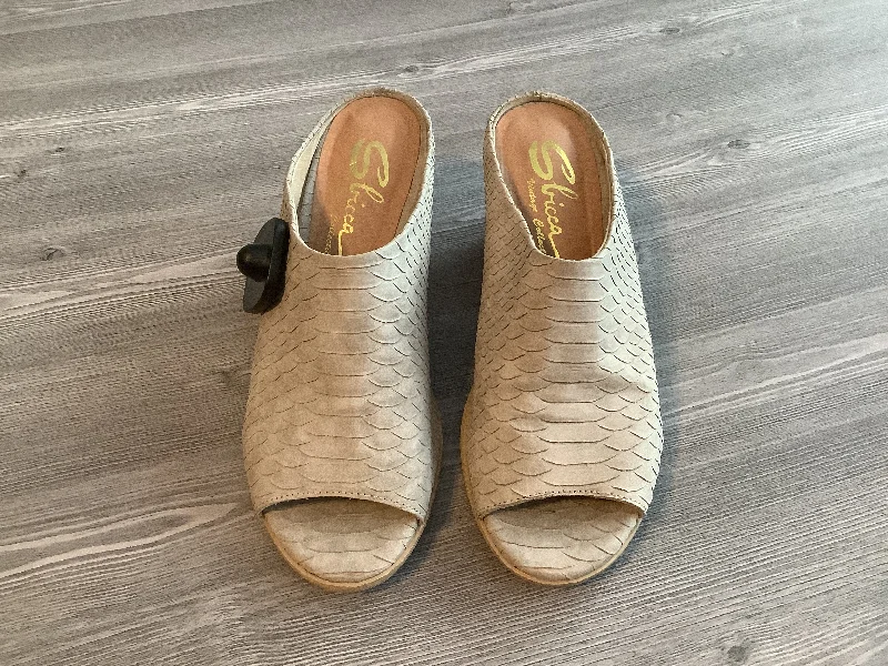Personal Design Taupe Shoes Heels Block Sbicca, Size 7