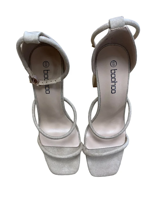 Youthful Vitality Shoes Heels Block By Boohoo Boutique  Size: 6