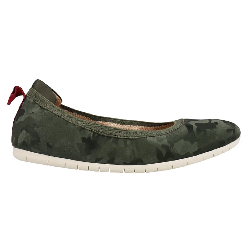 Simple Design Devoted Hunter Camo Slip-On Flats