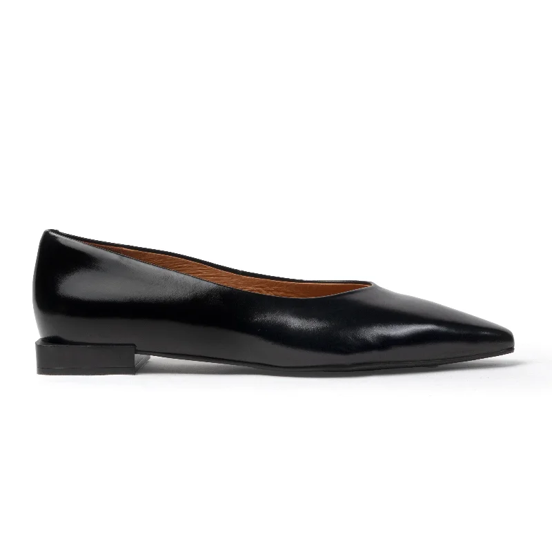 Classic Series CARLA POINTY FLAT