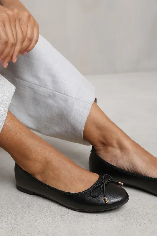 Tropical Style TALLULAH WIDE FIT SLIP ON FLAT PUMPS IN BLACK FAUX LEATHER