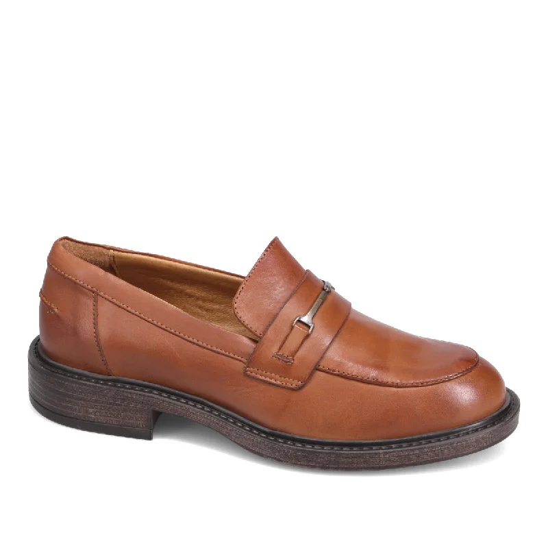 Perfect Tailoring Monnie Loafer
