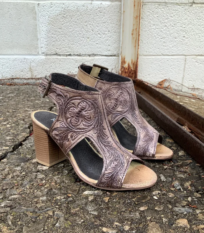 Fashion Innovation Roper Women's Vintage Beige Tooled Leather Open Toe Sanded Sandal 0946-3064