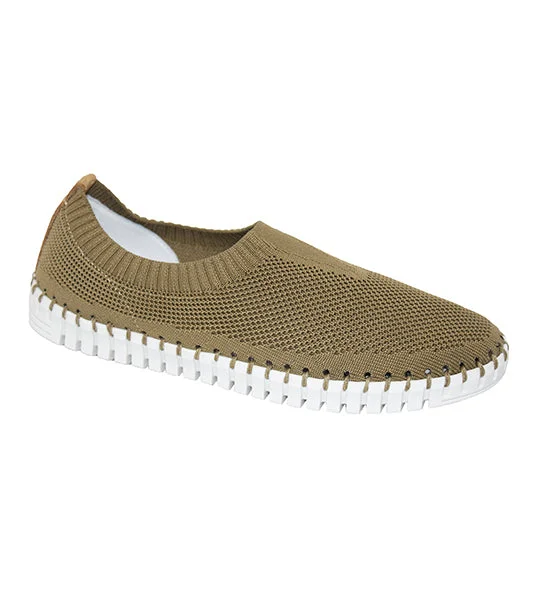 Classic Style Lucy Stretch Sneaker in Olive