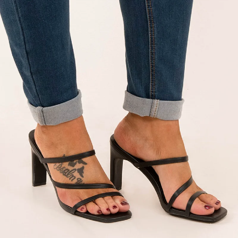 Refreshing Design It's My Moment Heels, Black