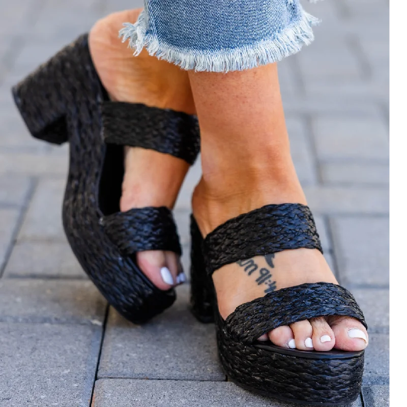 Quality Tailoring Miss Worldwide Heels, Black